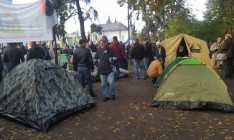 Луценко обещает не трогать палатки на Грушевского