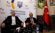 Порошенко вручил Умерову и Чийгозу ордена «За заслуги»