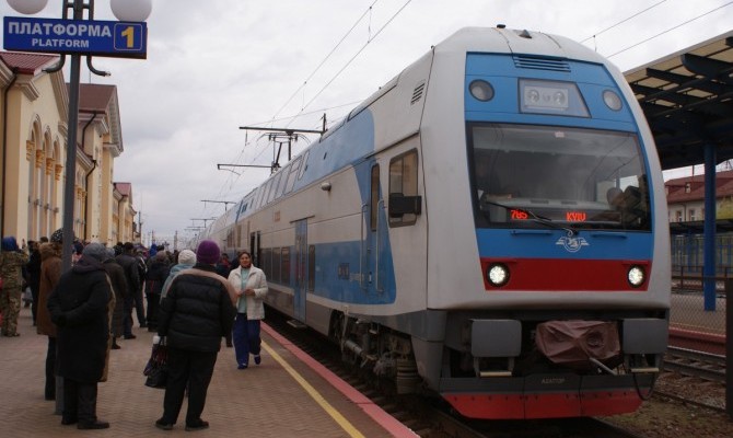 «Укрзализныця» запустила двухэтажный поезд из Тернополя в Киев