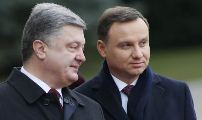 Порошенко и Дуда согласовали проведение чрезвычайного заседания комитета президентов