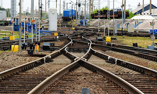 РФ запускает пассажирские поезда в обход Украины