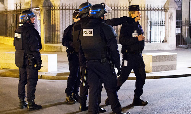В Париже арестовали 35 «воров в законе» из Грузии
