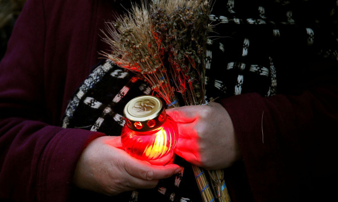 Две трети украинцев считают Голодомор геноцидом