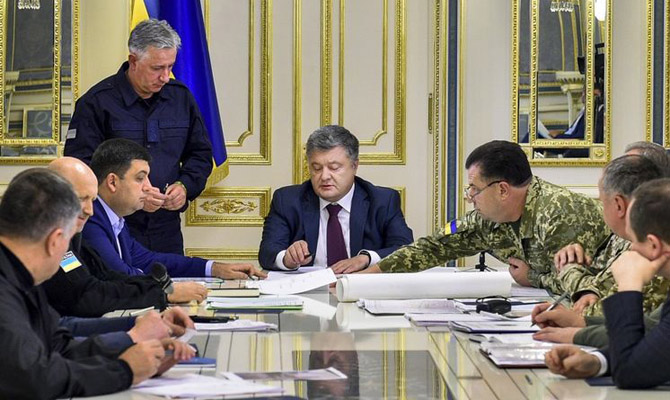 Порошенко провел заседание Военного кабинета СНБО из-за ситуации в ОРЛО
