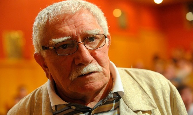 СМИ сообщили об экстренной госпитализации Армена Джигарханяна