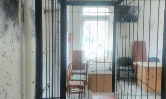 В горсуде Никополя во время заседания бросили гранаты: один погибший, десять раненых