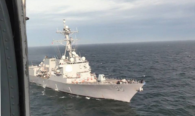 ВМС Украины провели учения с американским эсминцем