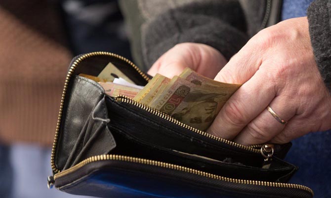 Рева рассказал, когда состоится повышение «минималки»