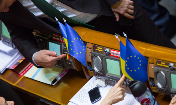 Рада запретила неплательщикам алиментов выезжать из Украины, охотиться и водить автомобиль