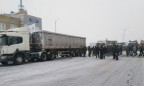 Аграрии перекрыли дороги в трех областях в знак протеста против отмены экспортного НДС для масличных