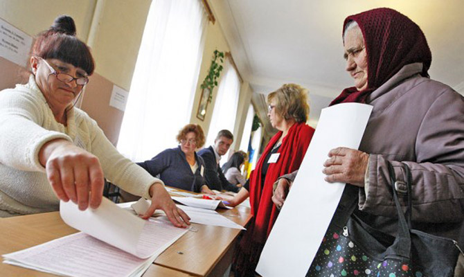 В Украине проходят выборы в 51 объединенной теробщине