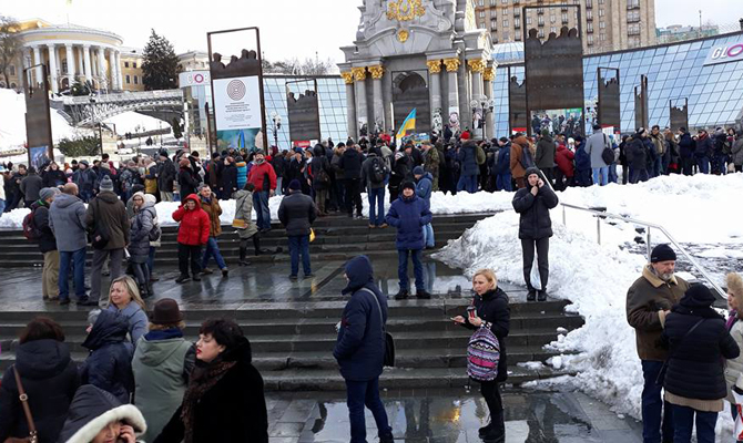 На Майдан пришли «попить кофе» противники «маршей Саакашвили»