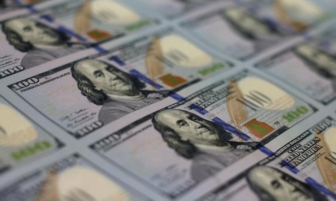 Дефицит валюты в стране держится на уровне $3 млрд