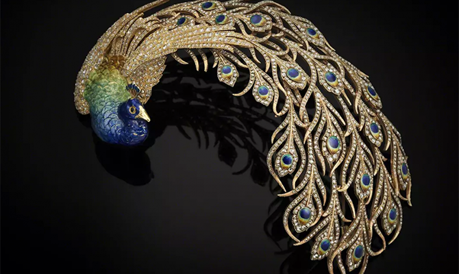 В Венеции в последний день выставки украли драгоценные украшения королевской семьи Катара