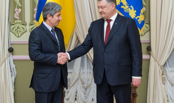 Порошенко принял верительные грамоты от послов ряда стран