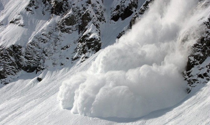 В Карпатах сошли три лавины, в том числе с Говерлы