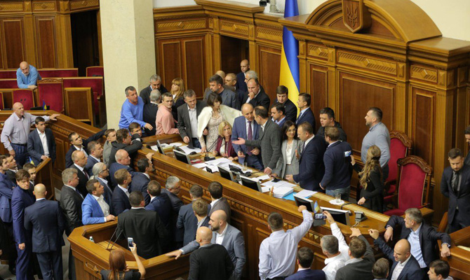 Рада рассмотрит закон о реинтеграции Донбасса первым вопросом 16 января