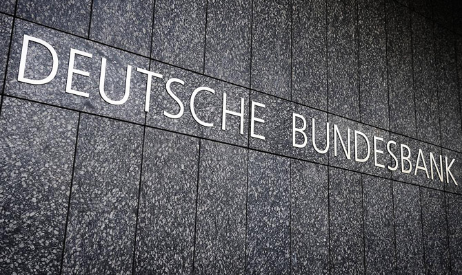 Бундесбанк включил китайский юань в резервную корзину валют