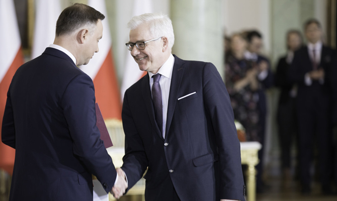 В МИД Польши хотят уволить выпускников российских вузов