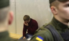 Суд продлил меру пресечения полицейскому Олейнику