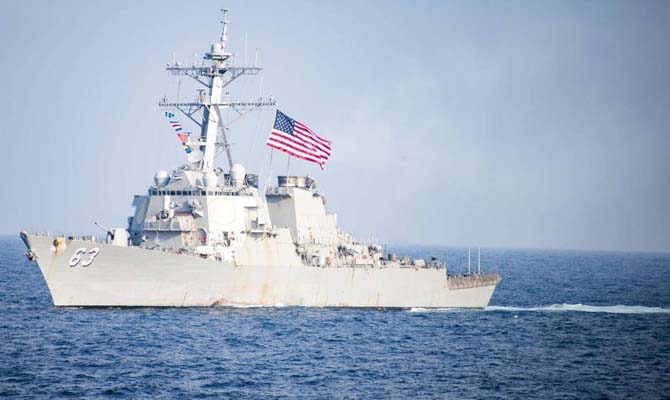 Китай обвинил США в нарушении территориальных вод