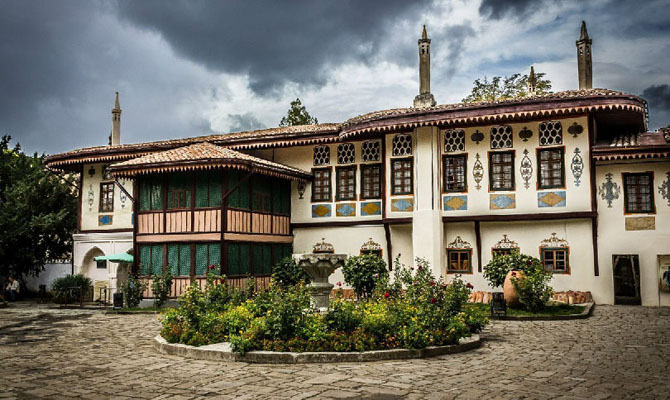 МИД призвал ЮНЕСКО приобщиться к спасению Ханского дворца в Бахчисарае