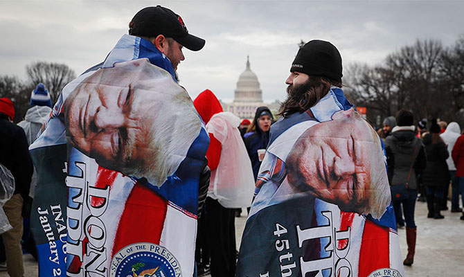 365 дней веселья: как прошел первый год президентства Трампа