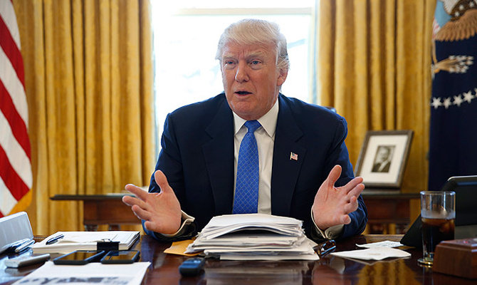 Трамп обвинил Samsung в пропаже переписки агентов ФБР