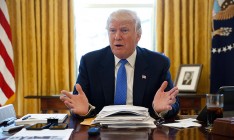 Трамп обвинил Samsung в пропаже переписки агентов ФБР