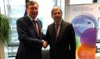 Луценко с комиссаром Еврокомиссии Ханом обсудили усиление сотрудничества с НАБУ