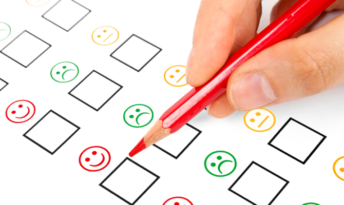 Большинство украинцев недовольны своей жизнью, - опрос