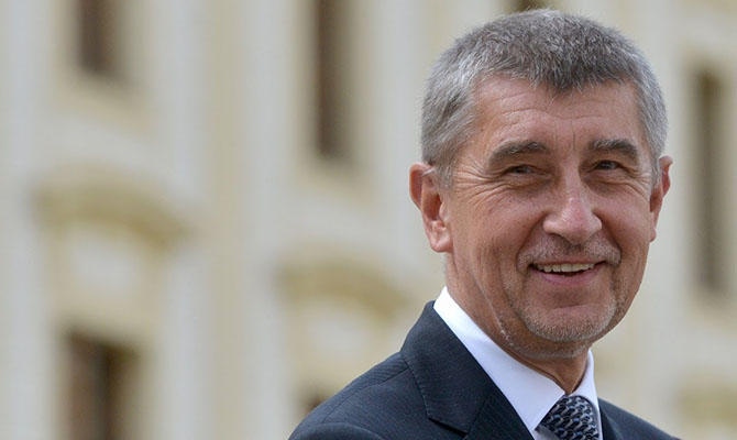 Премьер Чехии не исключил возможность проведения досрочных парламентских выборов