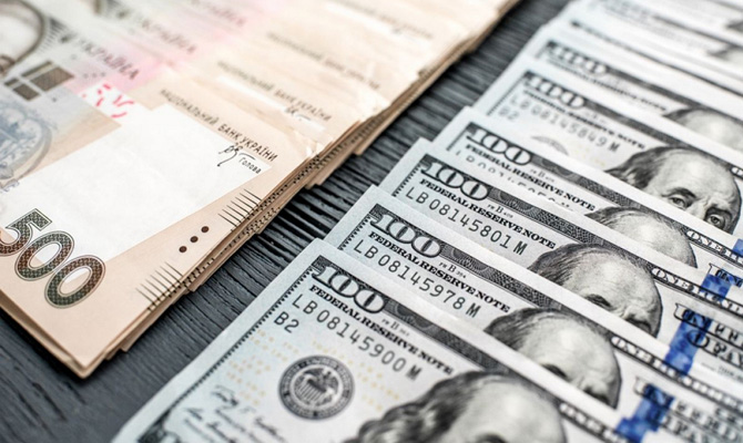 Чистая продажа валюты населением в январе выросла в 4 раза