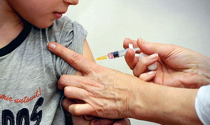 ЮНИСЕФ закупил для Украины более миллиона вакцин от кори