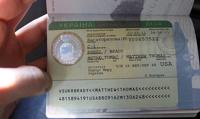 Украина введет для всех стран электронную визу стоимостью 65 долларов