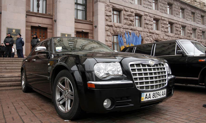 Кабмин купил 19 новых автомобилей