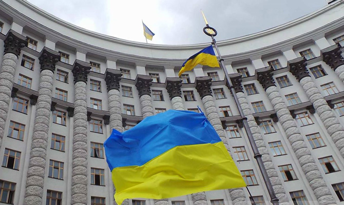 Кабмин утвердил порядок использования оружия и техники в АТО в мирное время