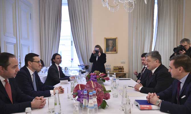 Украине и Польше нужно оставить историю историкам, - Порошенко