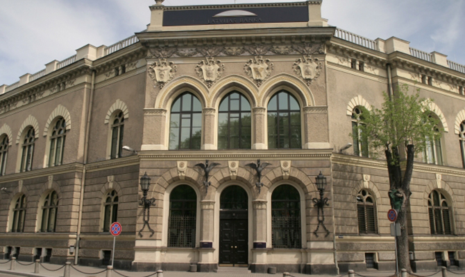 В Латвии антикоррупционное бюро задержало главу Центробанка страны