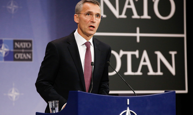 РФ развязывает новую ядерную гонку, − генсек НАТО
