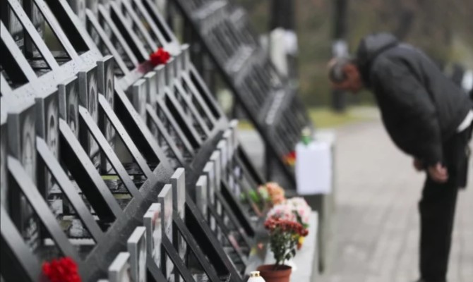 В Украине сегодня чтят память погибших героев Небесной сотни