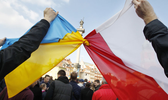 МИД Польши: В отношениях с Киевом кризиса нет