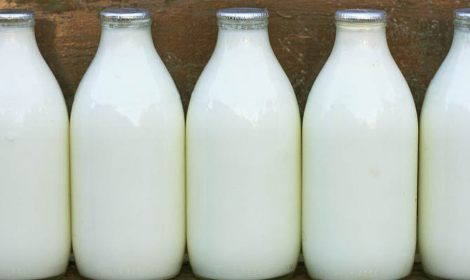 Россия запретила ввоз молока из Беларуси