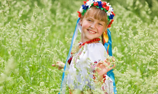 Украинцы рассказали, где хотят видеть жизнь своих детей, - опрос