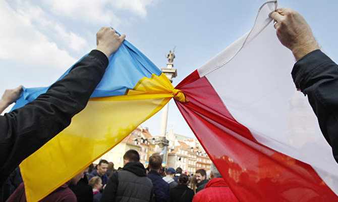 В Польше вступил в силу скандальный закон о Холокосте и бандеровцах