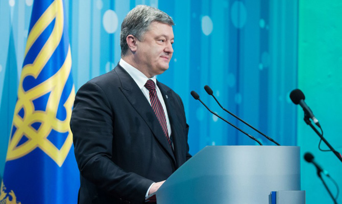 Безвизом воспользовались 500 тысяч украинцев, – Порошенко
