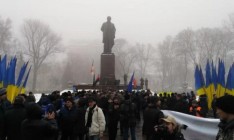 В центре Киева сторонники Саакашвили устроили потасовку с полицией возле памятника Шевченко