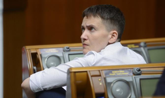 Луценко внес в Раду представления на задержание и арест нардепа Савченко