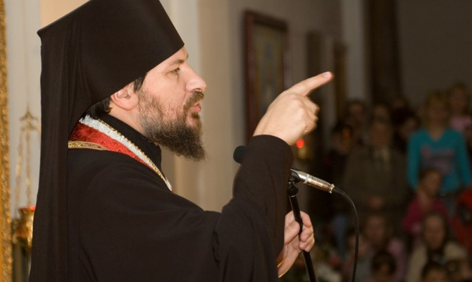 Папа Римский лишил украинских монахов сана