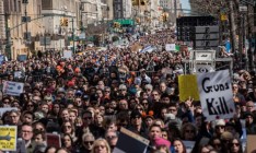 В Нью-Йорке на марш против оборота оружия вышли более 150 000 человек